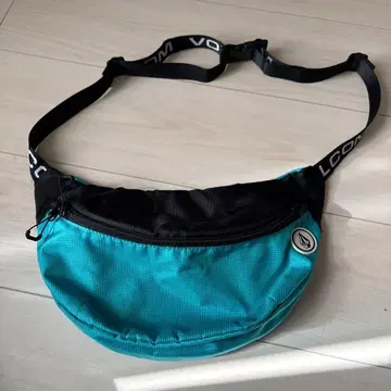 VOLCOM 바디백 웨스트 파우치 파랑 블랙