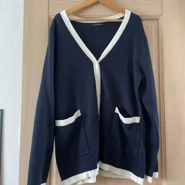 그린 레이블 릴랙싱 네이비 펄 버튼 가디건