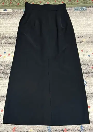 NATURAL BEAUTY BASIC 블랙 타이트 스커트