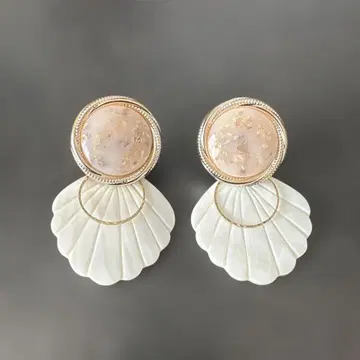 쉘 모티브 귀걸이 (양쪽 귀용)