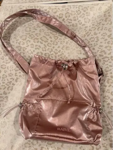 RAIVE Irina 미니백 숄더백 한국 무신사