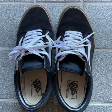 VANS ULTRACUSH 블랙/화이트 스니커즈