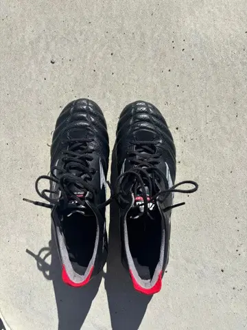 미즈노 모렐리아 II 축구화