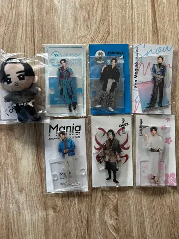 메구로 렌 아크릴 스탠드와 스노우 칠 인형 세트