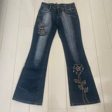 한국 구제 의류 데님 TURN RIGHT 부츠컷 데님 꽃무늬 자수