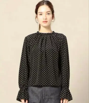 유나이티드 애로우즈 도트 블라우스