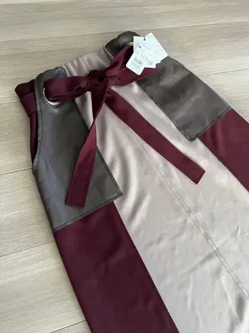 버건디 베이지 리본 포함 롱 스커트 사이즈 38