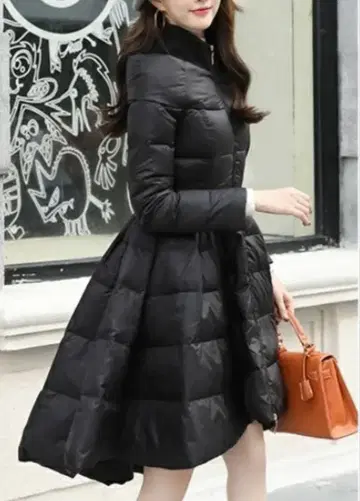 블랙 피쉬테일 드레스 다운 자켓 M 사이즈