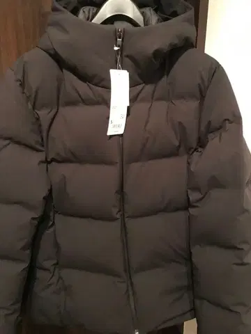 (기간 한정) 정가 3% 할인 블랙 다운 자켓 2025년제