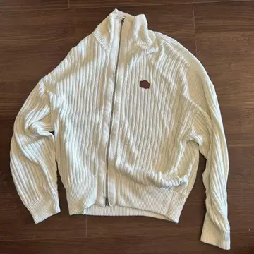 Perushu 화이트 리브 집업 스웨터