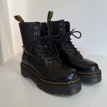Dr. Martens 닥터마틴 통굽 부츠 UK4 (23cm)