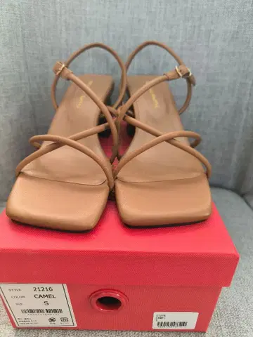 카멜 크로스 스트랩 샌들 S