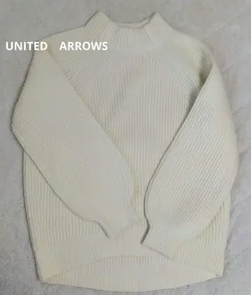 UNITED ARROWS 아이보리 하이넥 스웨터