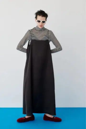 해린도트사이 Back open satin dress