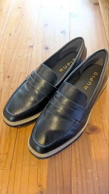 [새상품급] GREEN PARKS RUPIS 통굽 로퍼 블랙 M 블랙