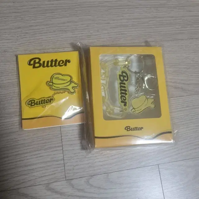 BTS 버터 굿즈 키링 + 벳지 세트 미개봉 새상품 양도.  방탄