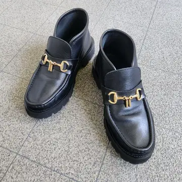 새상품급 카미난도 NEW BIT MID CUT 로퍼 블랙 6 (23cm)