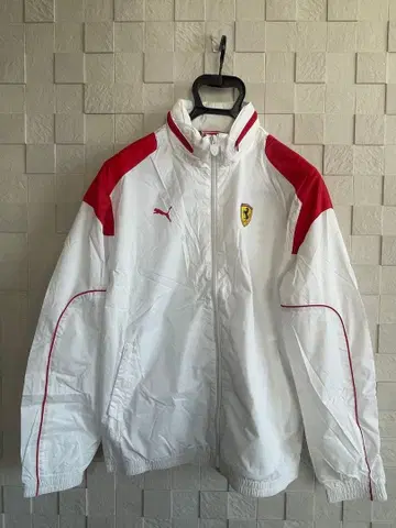 [ 미사용 새상품 ] Puma Ferrari 나일론 자켓 화이트/레드