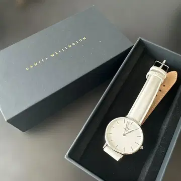DANIEL WELLINGTON 실버 시계