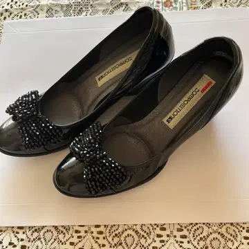 [미사용]composition9 리본 비쥬 에나멜 펌프스*22.5cm