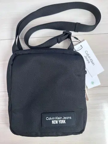 캘빈 클라인 진스 숄더백 블랙