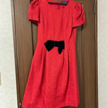 빨간색 자카드 직조 원피스