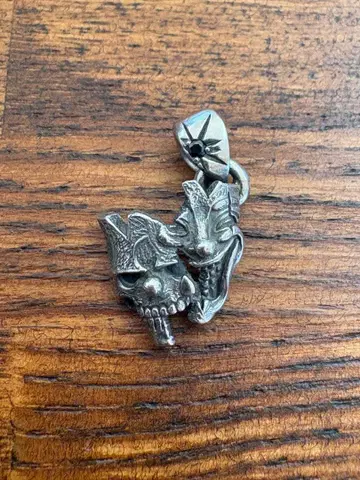 F.A.L 이그지스텐스 펜던트 펜던트 탑