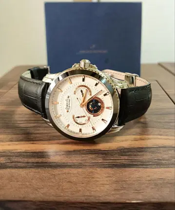 매우 새상품급. 오거스트 레이몬드 마젤란 궤도 위성 손목시계