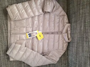 캘빈클라인 패커블 자켓 미사용