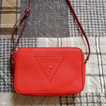 GUESS 레드 숄더백