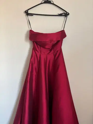 버건디 A라인 드레스