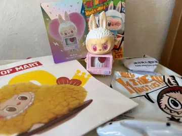 정품 POPMART Wacky Mart 러브브 피규어 시크릿