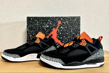 조던 스니커즈 블랙/오렌지 1590