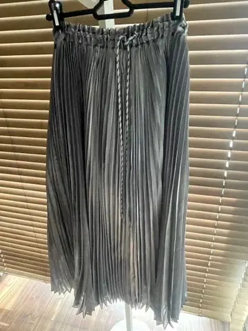 AMARC 그레이 플리츠 플레어 롱 스커트 (오쿠사 나오코 프로듀스)