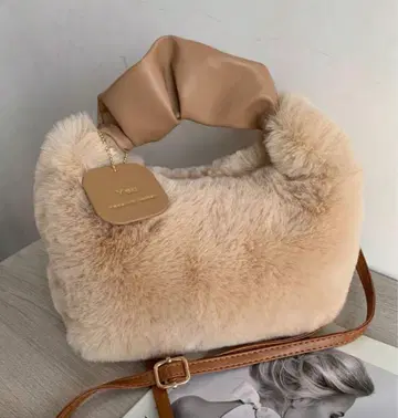 마지막 1개 ZARA 장르 해외 브랜드 베이지 퍼 스타일리시 숄더백