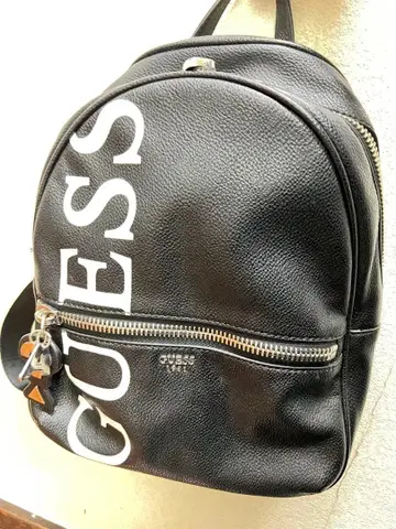 GUESS 블랙 백팩
