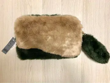 새상품 JEANASIS 퍼 클러치백