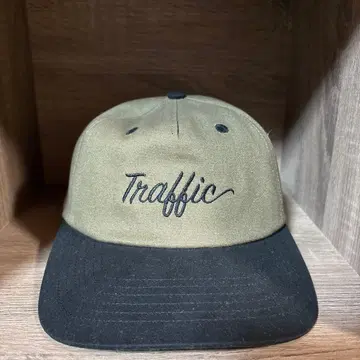 Traffic 자수 캡 올리브/블랙