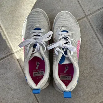 러닝/킹 스니커즈 24.0 화이트/핑크/블루