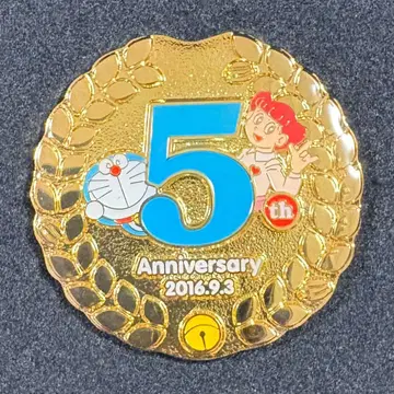 후지코 F 후지오 뮤지엄 한정판 10주년 기념 핀즈 5주년 특별 디자인