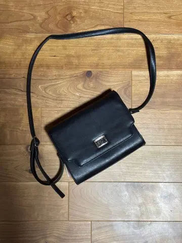 쿠죠 텐 모델 숄더백 아이들리시 세븐 TRIGGER