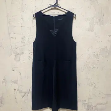 블랙 슬리브리스 무릎 기장 원피스