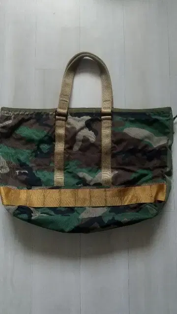 브리핑 BRIEFING x BEAMS 카모 패턴 토트백