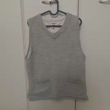 그레이 V넥 슬리브리스 베스트