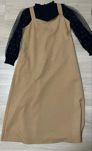 스트로베리 필드 살로펫 스커트 베이지