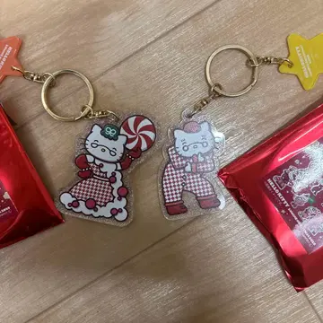 헬로키티 아크릴 키링 2개 세트