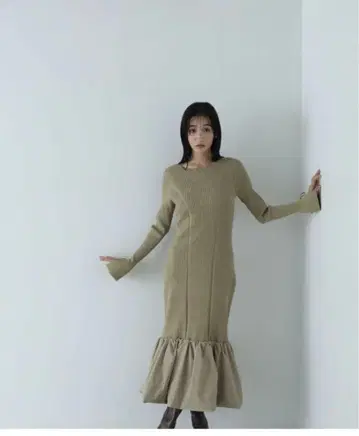 natural beauty basic 벌룬헴 니트 원피스