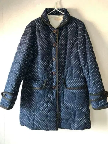 보아 안감 물방울 패턴 퀼트 코트