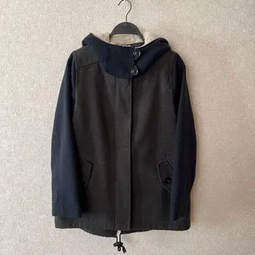 후드 부착 그레이 울 코트