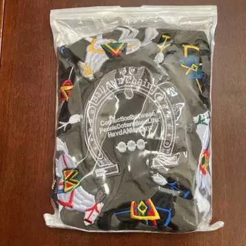 자수 로고 블랙 후드티